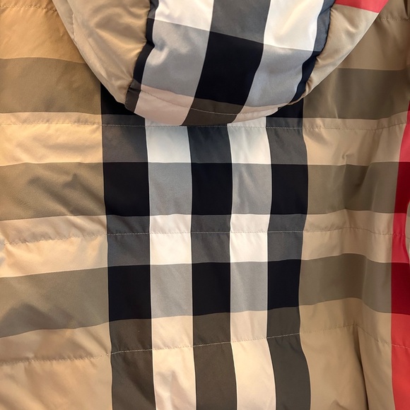 60% off! Authentic Burberry Reversible Recycled Nylon Re:Down® Puffer Jacket XXL - Picture 4 of 12